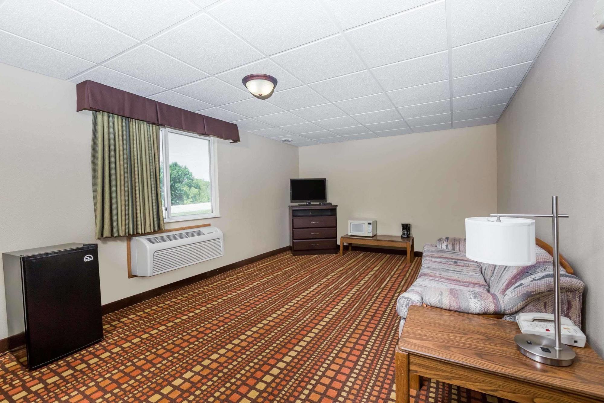 Hotel Super 8 By Wyndham Adair Ia Extérieur photo
