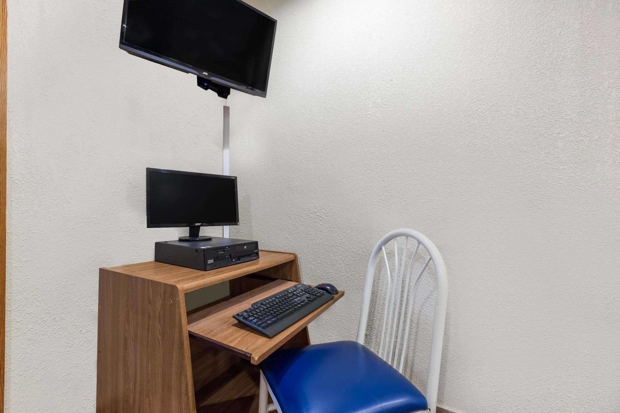 Hotel Super 8 By Wyndham Adair Ia Extérieur photo